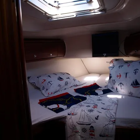 ספינת מלון Sunny Yachting *
