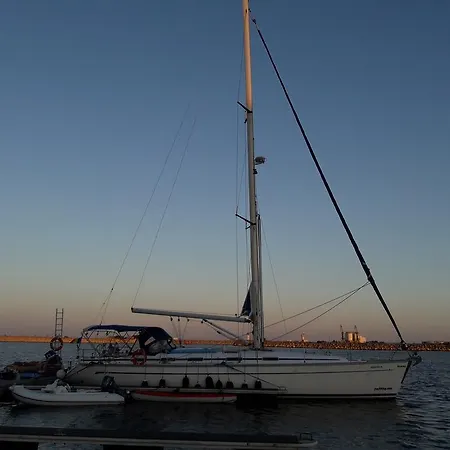 ספינת מלון Sunny Yachting מנגליה