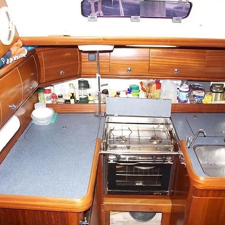 ספינת מלון Sunny Yachting *