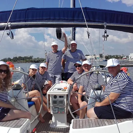 ספינת מלון Sunny Yachting