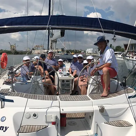 Sunny Yachting * מנגליה