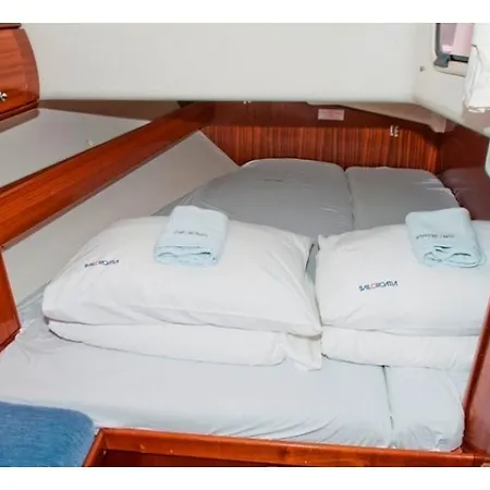 Sunny Yachting * מנגליה