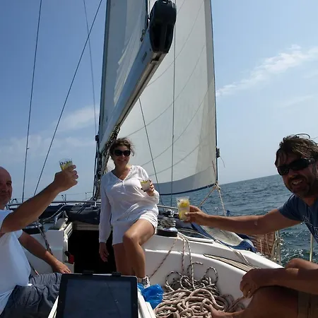Sunny Yachting *
