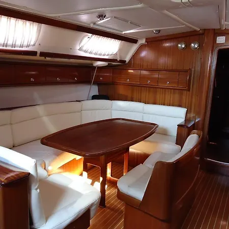 Sunny Yachting *