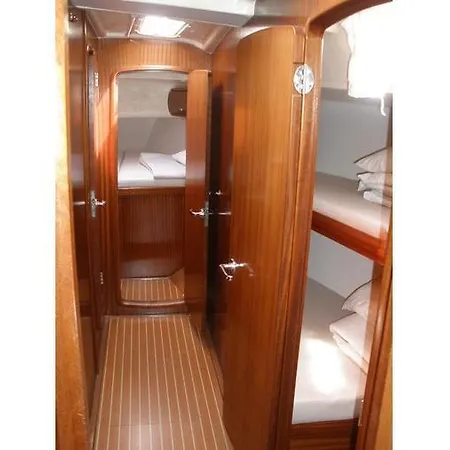 Sunny Yachting Bådhotel *